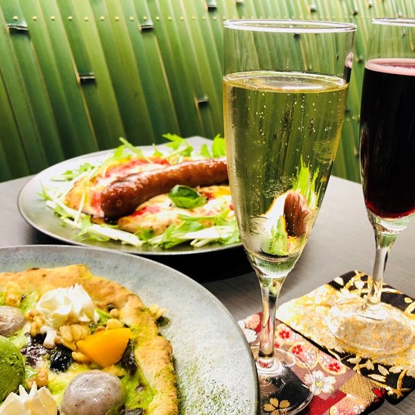 ぜひ当店の窯焼きピッツァとご一緒に。 イタリア直輸入スパークリングワイン提供開始。 ★4月末まで「試飲」割引サービス★