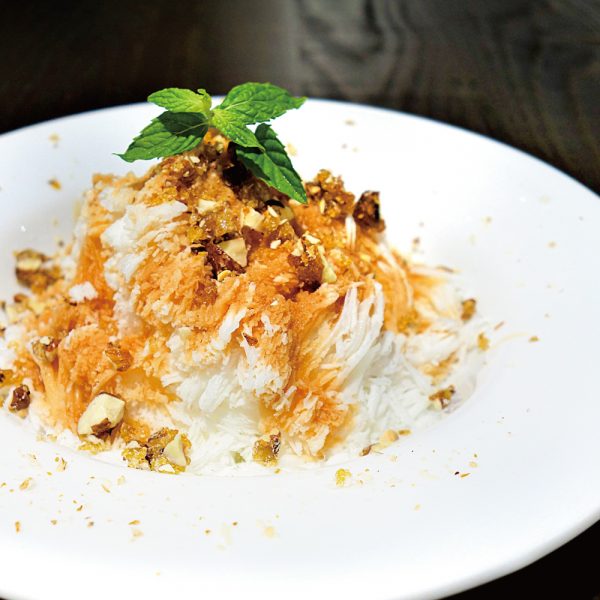 ふわっふわの‟オトナのかき氷”販売中!