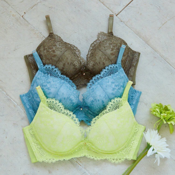 すっきりシルエット♪脇高ブラジャー💚💛