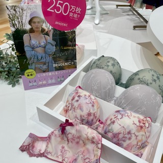 しっかり盛れるノンワイヤーブラ💖