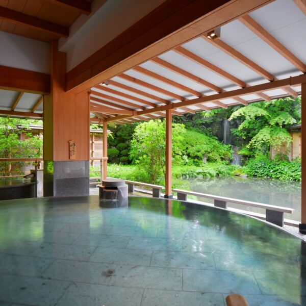 プロが選ぶ日本のホテル・旅館100選と5つ星の宿に泊まる 東北3県周遊4日間③